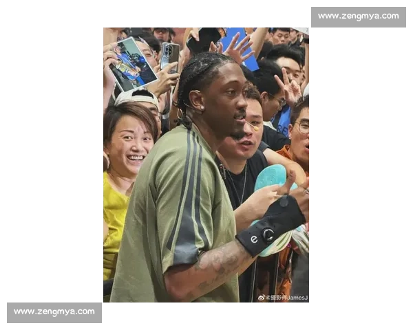 杰伦・威廉姆斯空降徐家汇 NBA 光影秀!冠军之夜点燃申城篮球激情 杰伦・威廉姆斯空降徐家汇 NBA 光影秀!冠军之夜点燃申城篮球激情